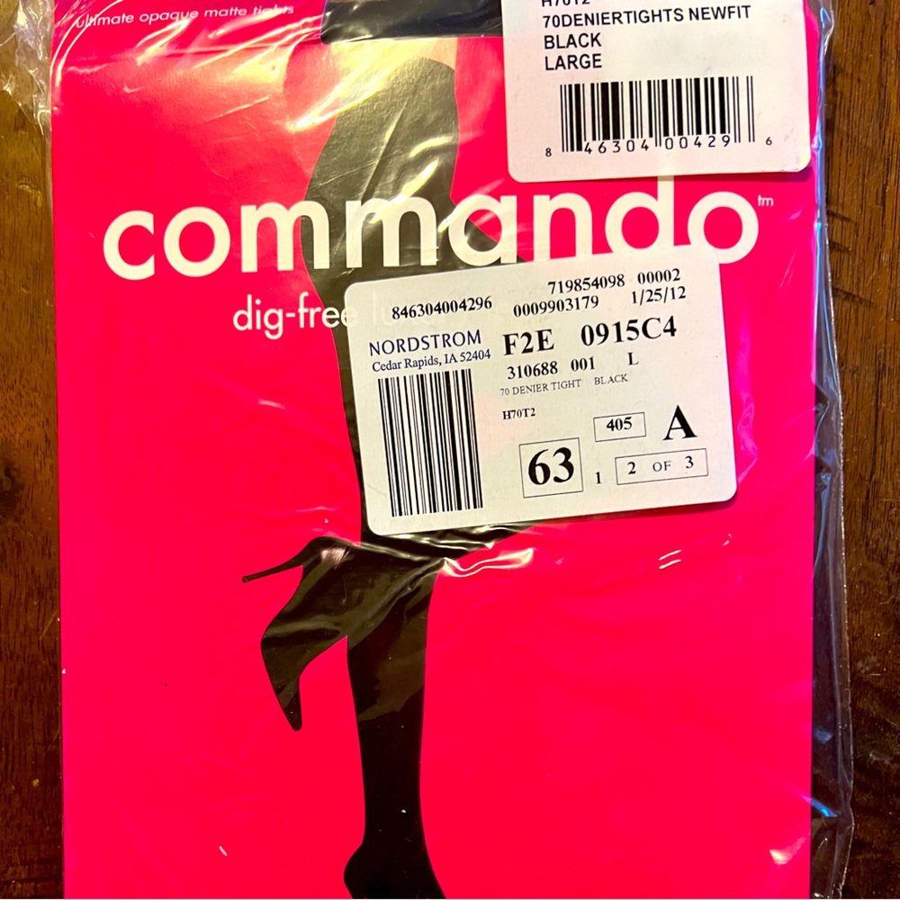 NWT Commando shape wear. Denier tights. Size L